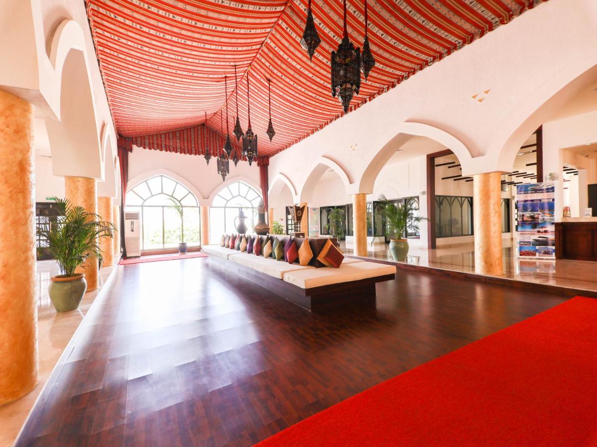 Capital O133 Al Sawadi Beach Resort & Spa Barka Kültér fotó