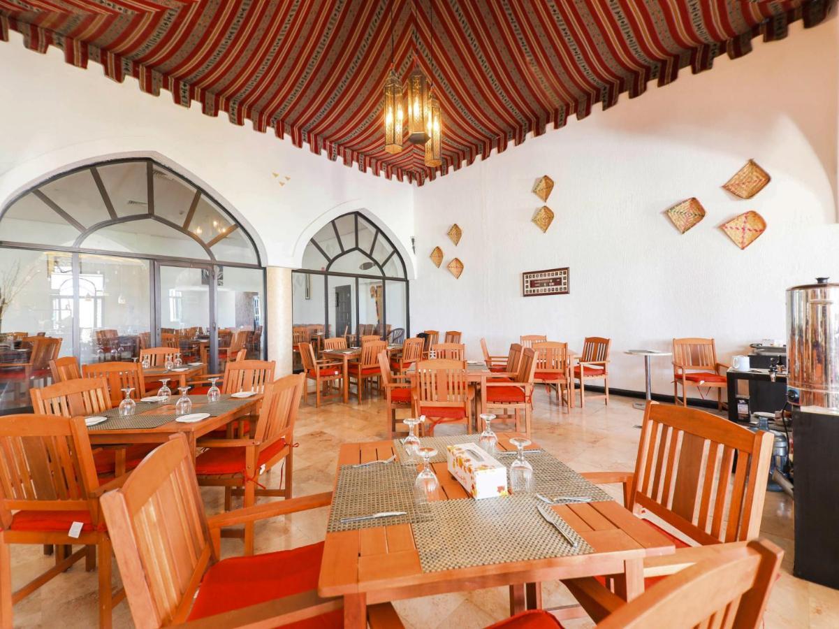 Capital O133 Al Sawadi Beach Resort & Spa Barka Kültér fotó