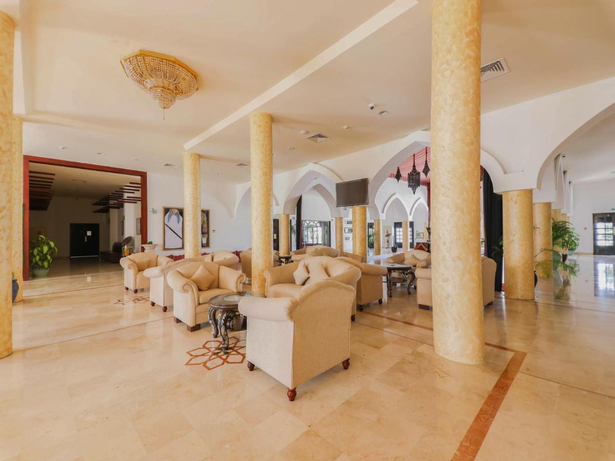 Capital O133 Al Sawadi Beach Resort & Spa Barka Kültér fotó