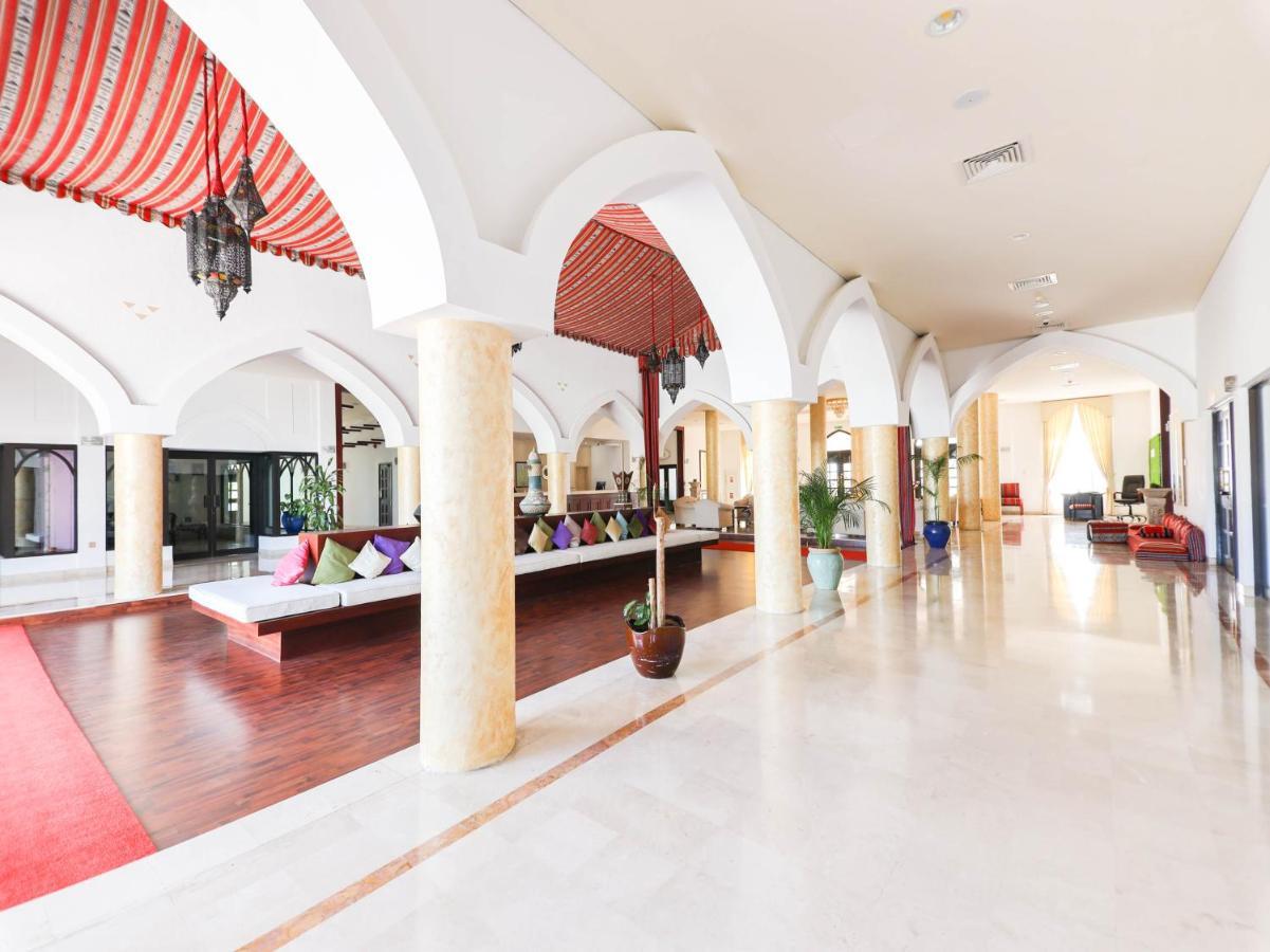 Capital O133 Al Sawadi Beach Resort & Spa Barka Kültér fotó